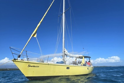 Charter Sailboat Laurie Davidson Pacific41 Nadi