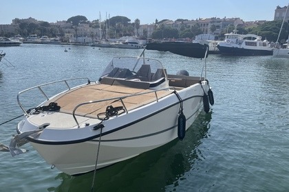 Charter Motorboat Quicksilver Activ 755 Sundeck Bandol