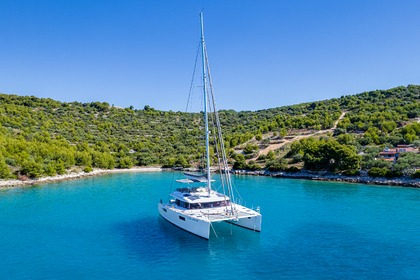 Hire Catamaran Lagoon Lagoon 560 S2 Marina