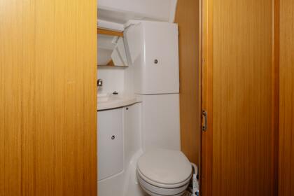 Sun Odyssey 42i - Winter Breeze