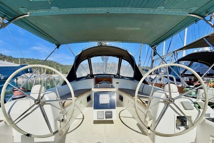 Sailing Yacht Tigre – Beneteau Oceanis 40 (2008) | Comfortable and Well-Equipped