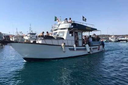 Hyra båt Motorbåt Diving boat 13 m Aci Trezza