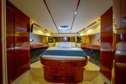 Fairline 59 Motoryacht with a capacity of 6 people