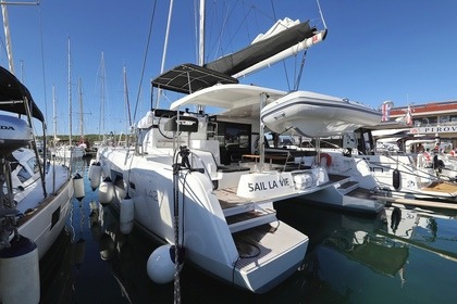 Charter Catamaran  Lagoon 42 Pirovac