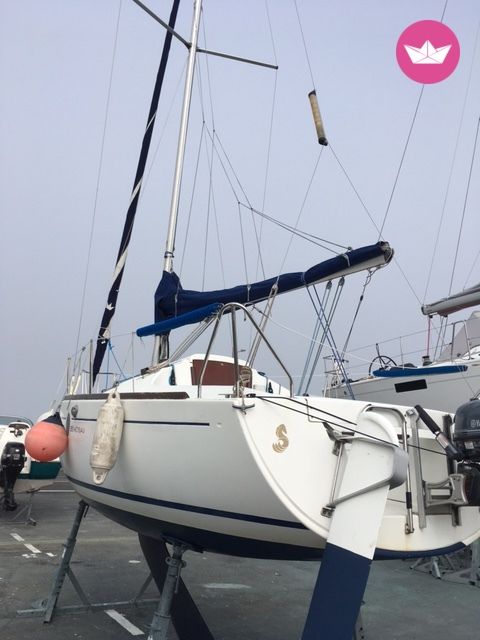 Charter Beneteau First 211