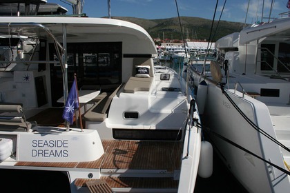 Hyra båt Katamaran Lagoon-Bénéteau Lagoon 42 - 4 + 2 cab. Trogir