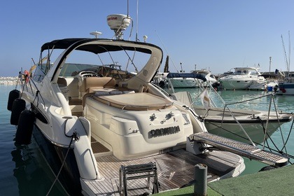 Luxury Yacht Cruiser