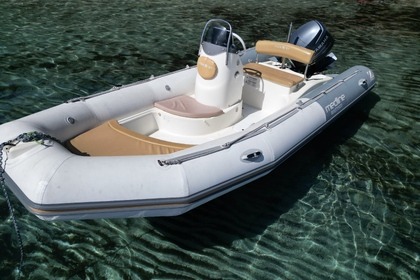 Rental RIB Zodiac Medline 500 Cavalaire-sur-Mer