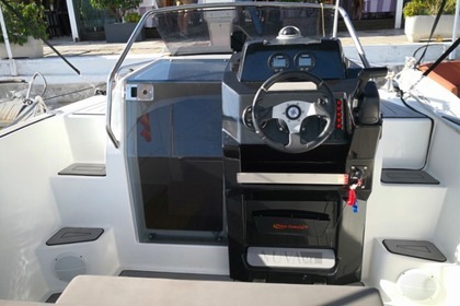 Lancha para 6 personas en Sitges