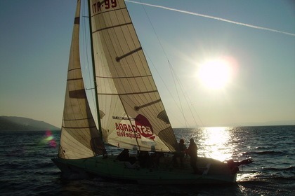 Noleggio Barca a vela ASSO 99 ASSO 99 Torri del Benaco