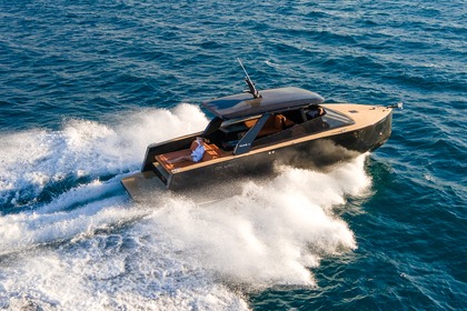 Charter Motorboat Colnago 35 Split