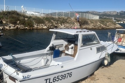 Rental Motorboat Ultramar Brise lames 80cv La Seyne-sur-Mer