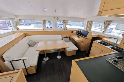 Location Catamaran Lagoon-Bénéteau Lagoon 400 S2 - 4 + 2 cab. Sukošan