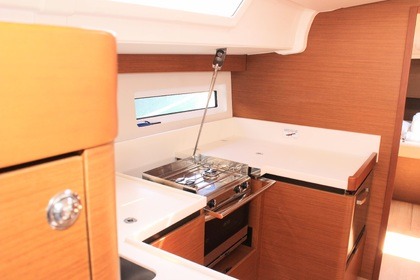 Hyra båt Segelbåt Jeanneau Sun Odyssey 490 - 4 + 1 cab. Split
