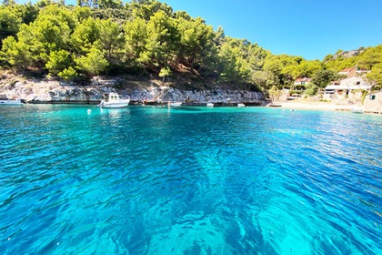 Mieten Sie ein Boot mit Skipper in Trogir, Joker Clubman 24, perfektes RIB