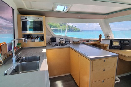 Kermotu, Fountaine pajot Helia 44