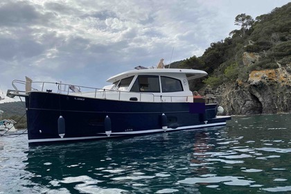 Verhuur Motorboot Menorquin SASGA 34 HT Cavalaire-sur-Mer