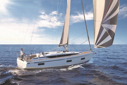 Hire Sailboat Bavaria Yachtbau Bavaria C42 Marina Spinut