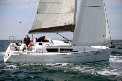 Charter Sailboat Jeanneau Sun Odyssey 30 La Trinité-sur-Mer