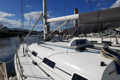 Hire Sailboat First 36.7 Vannes