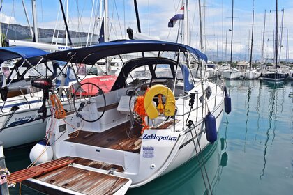 Charter Sailboat Bavaria Yachtbau 37 Cruiser (3 cab) Brač