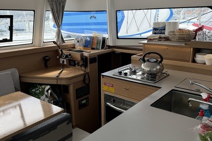 Charter Catamaran Excess Excess 11 - 4 + 1 + 1 cab. Trogir