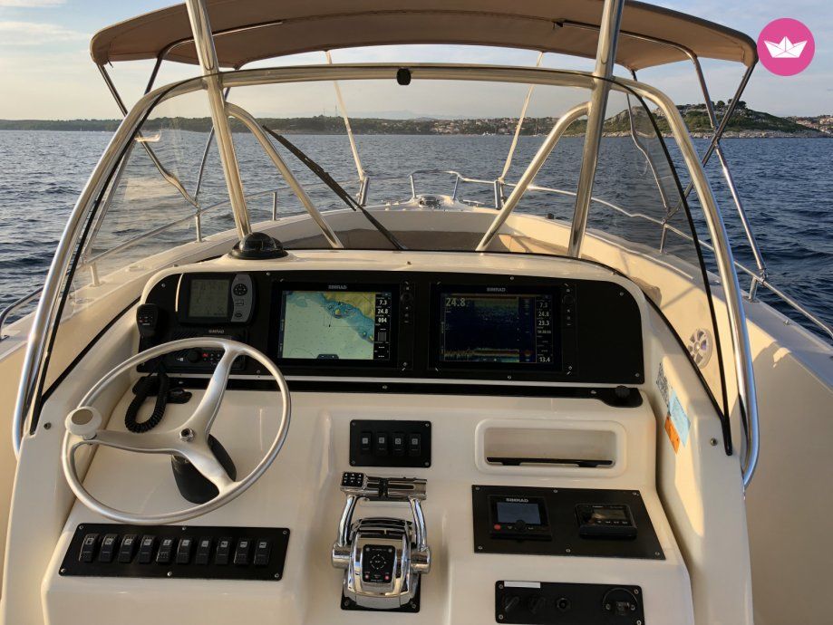 Motorboat Pursuit 3070Cc  