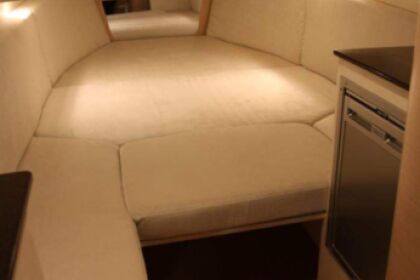 Passe férias inesquecíveis com este barco inflá