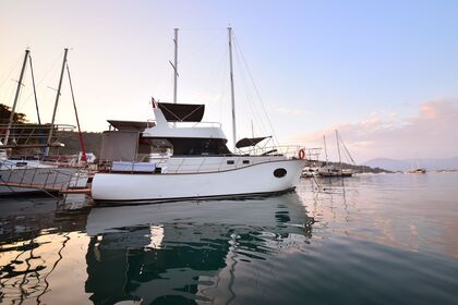 Rental Gulet Custom built gulet with a capacity of 4 people Traditional gulet Fethiye