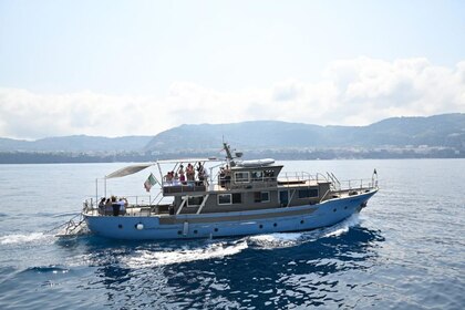 Hyra båt Motorbåt TRANQUILLIDAD Yacht 24 mt Sorrento