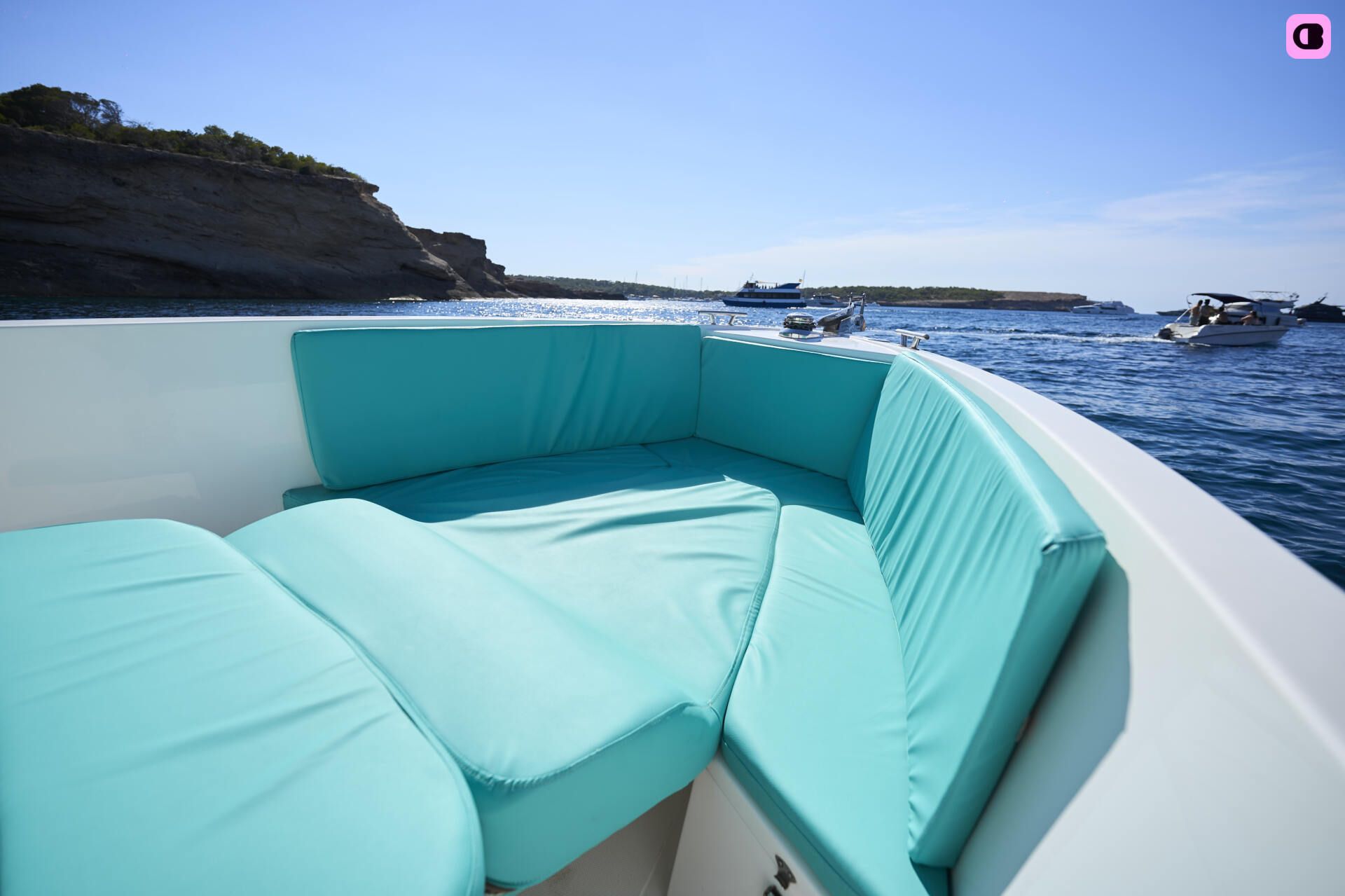 Bateau à moteur CATTLEYA X6 140cv 4