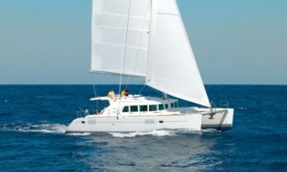 Charter Catamaran Lagoon 400 Agios Nikolaos