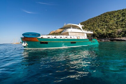 Aluguel Iate a motor Luxury Trawler Rental in Turkey Trawler Bodrum