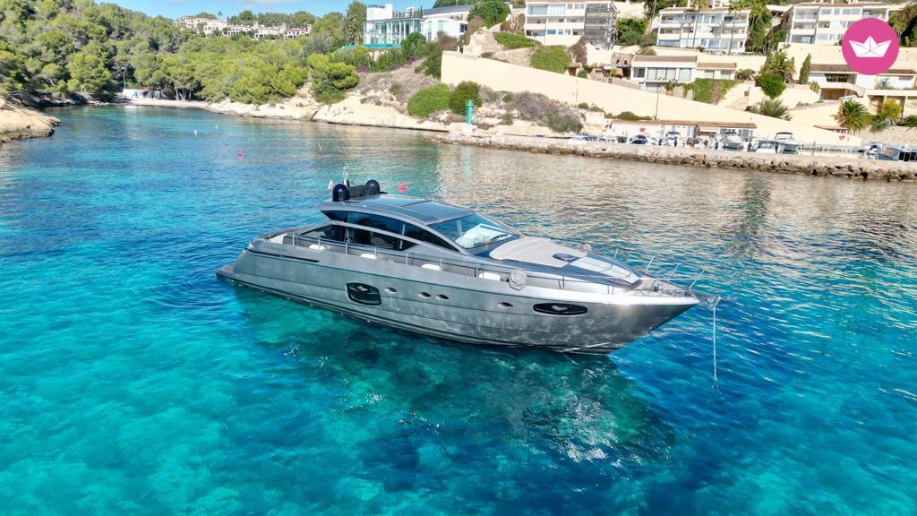 Hyra båt Pershing 62