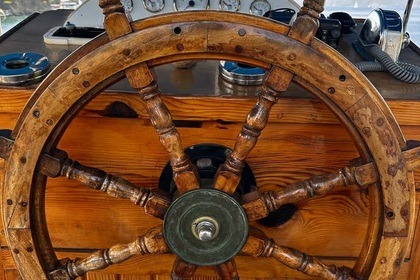 Gocek: Yacht Trip and 12 Island Full-Day Tour with Lunch