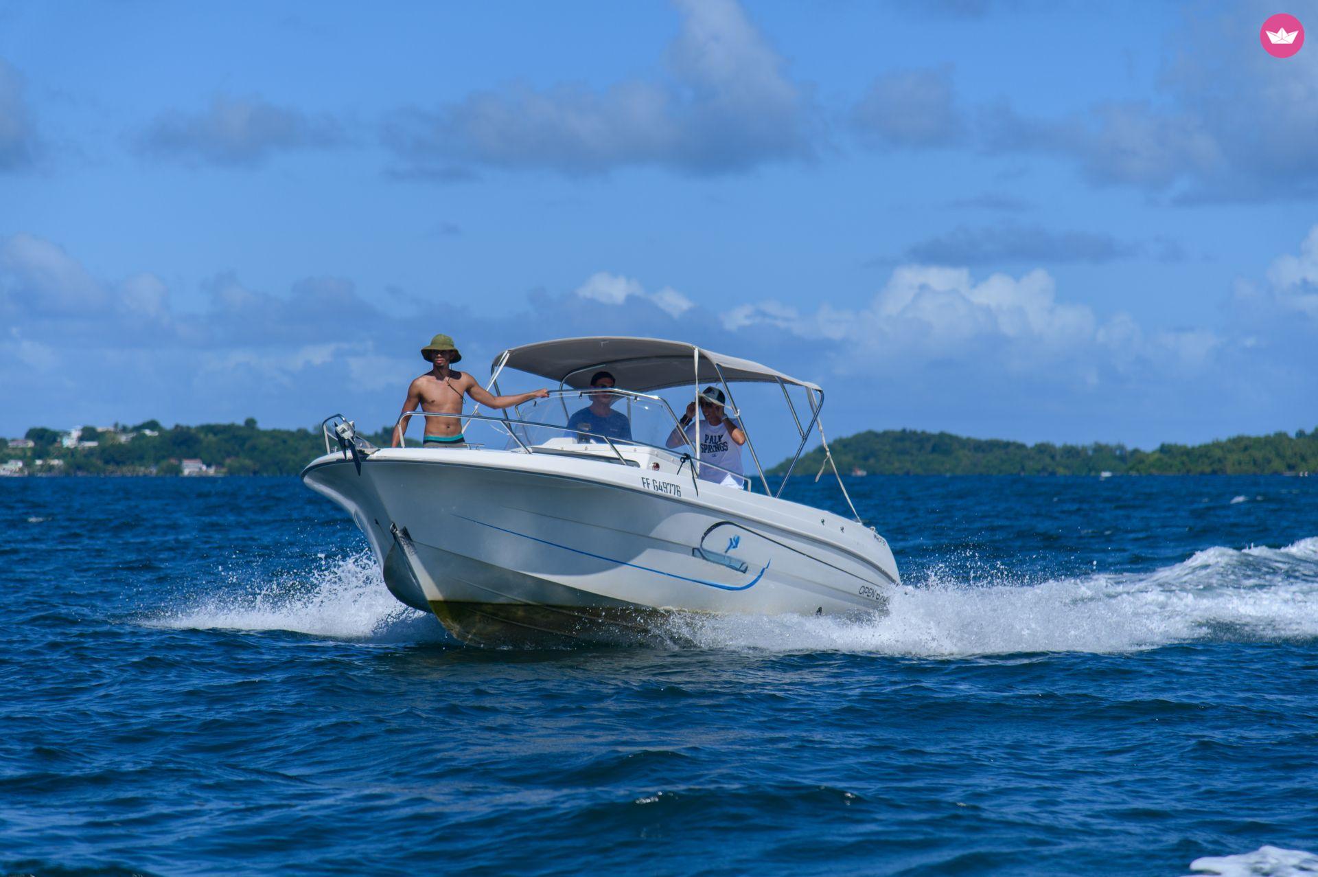 Bateau à moteur Pacific Craft 670 open 200cv 2