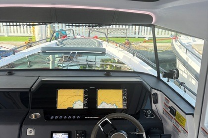 Axopar 37 XC Cross Cabin