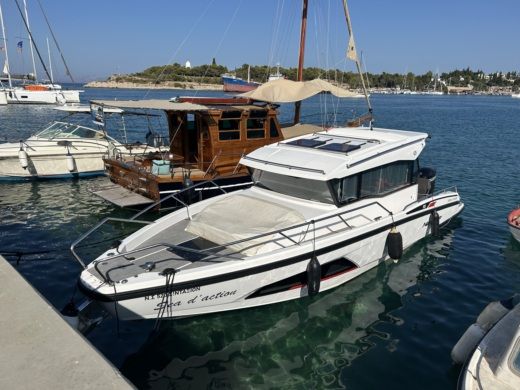 Глифада Motorboat Nordkapp Gran coupe 905 alt tag text