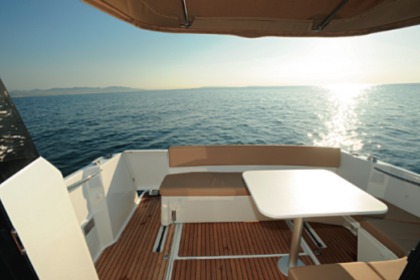 LOUE MERRY FISHER 855, 8 PERS