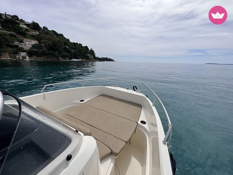 Bateau à moteur Quicksilver Activ 555 Open 100cv 8