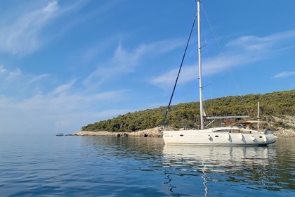 Customized Sailing Tour Up to 8 People