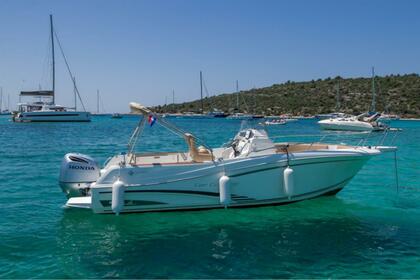 Miete Motorboot JEANNEAU Cap Camarat 7.5cc Trogir