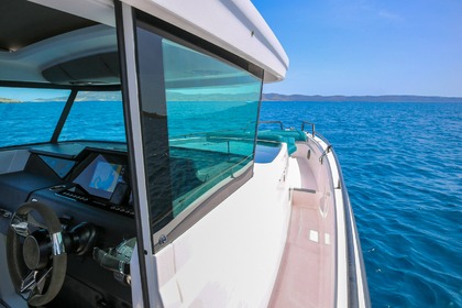 Axopar 37X Cross Cabin