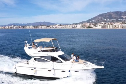 Miete Motorboot Fishing Trip with Snacks and Drinks Fuengirola