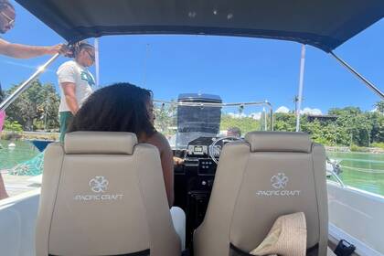 Verhuur Motorboot Pacific Craft 545 Le Gosier
