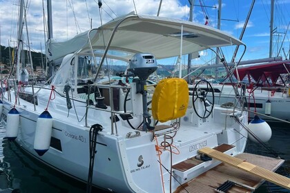 Hyra båt Segelbåt Bénéteau Oceanis 40.1 - 3 cab. Split
