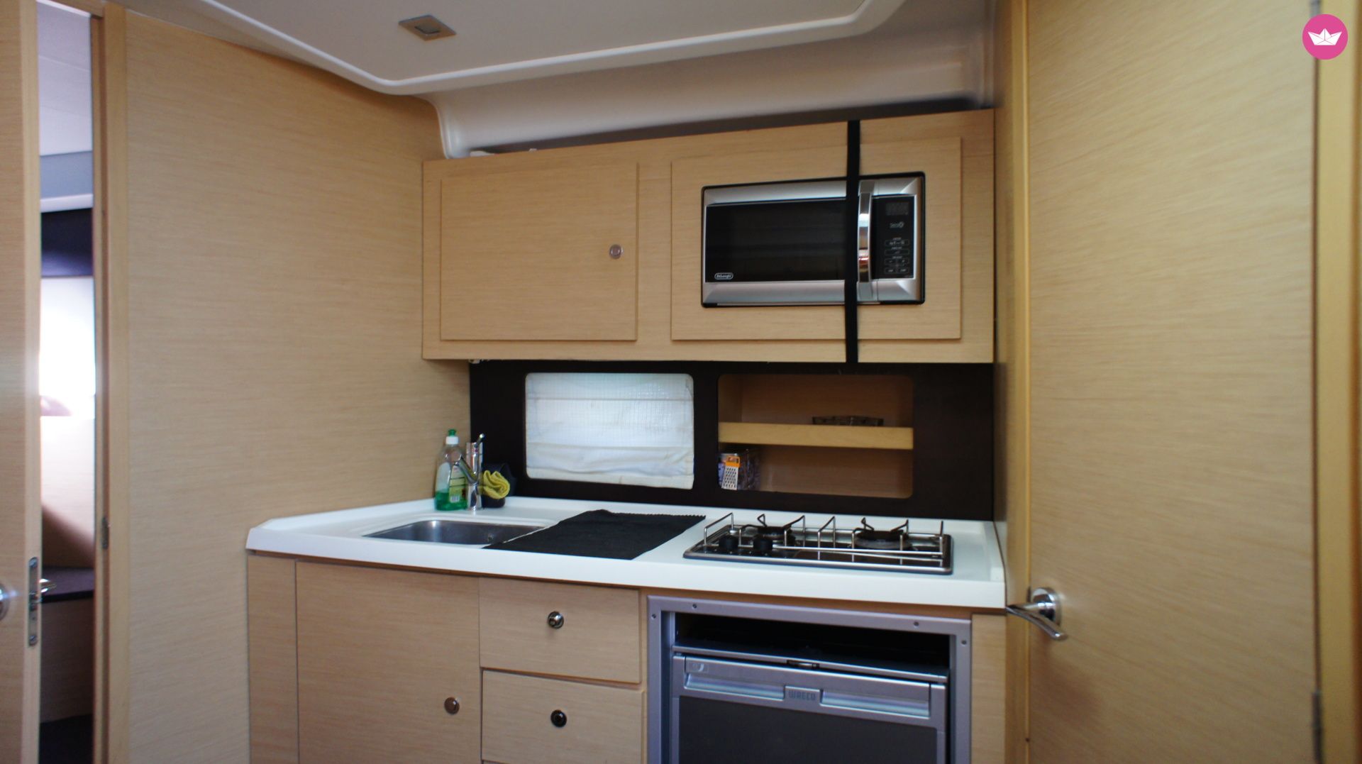 Charter Motorboat Beneteau Monte Carlo 37 Athens