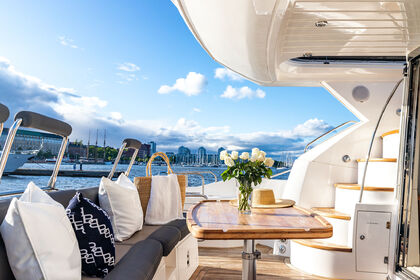 Experience Helsinki's Luxury on the Water! ? | Rent the Sunseeker Manhattan 50 (2006)
