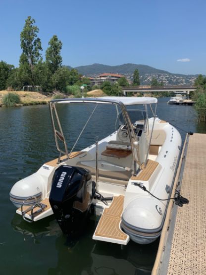 Charter RIB Capelli Capelli Tempest 700 Mandelieu-La Napoule
