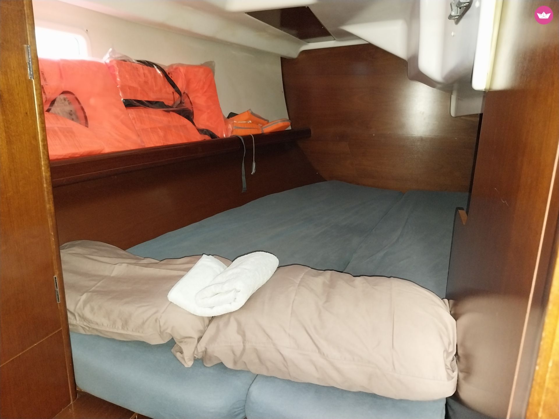 Voilier Beneteau OCEANIS 331 10m 8